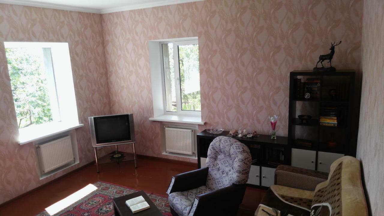Separate Room Homestay In A Private House, Facilities Shared With Owner Berdychiv Εξωτερικό φωτογραφία